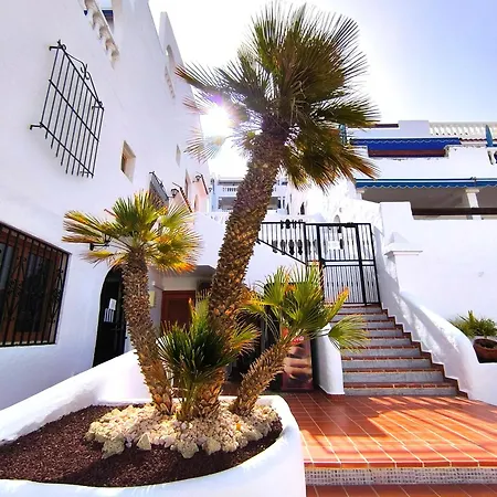 Daire Sunlit Isle - Heated Pool, Fibre Net, Cristianos *