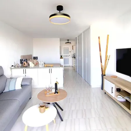 Sunlit Isle - Heated Pool, Fibre Net, Cristianos Appartamento *