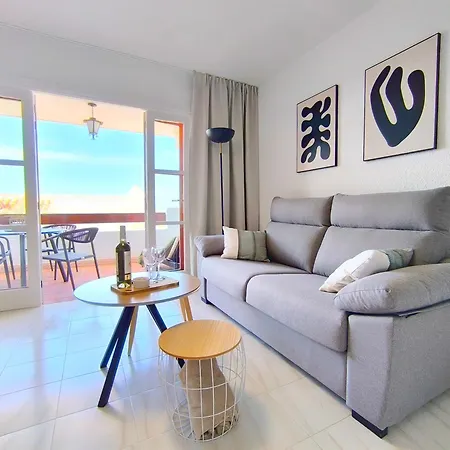 Appartamento Sunlit Isle - Heated Pool, Fibre Net, Cristianos *