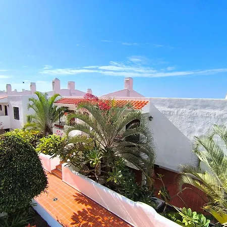 Appartamento Sunlit Isle - Heated Pool, Fibre Net, Cristianos