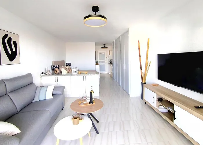 Sunlit Isle - Heated Pool, Fibre Net, Cristianos Appartamento *