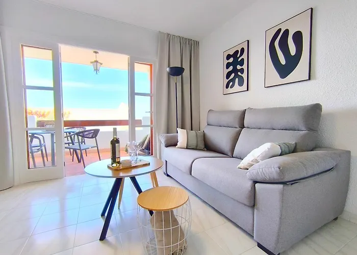 Appartamento Sunlit Isle - Heated Pool, Fibre Net, Cristianos *