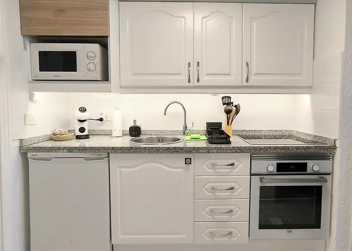 Appartamento Sunlit Isle - Heated Pool, Fibre Net, Cristianos